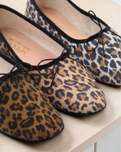 Carica l'immagine nel visualizzatore di Gallery, OLGA in Camoscio Maculato Leopard
