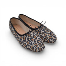 Carica l'immagine nel visualizzatore di Gallery, OLGA in Camoscio Maculato Leopard