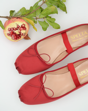 Carica l'immagine nel visualizzatore di Gallery, UMA in Raso Rosso