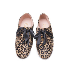 Carica l'immagine nel visualizzatore di Gallery, BETTA in Cavallino Maculato Leopardo-Stringata-Spelta Milano