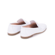 Carica l'immagine nel visualizzatore di Gallery, BHAGWAN in Nappa Bianco-Spelta Milano