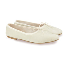 Carica l'immagine nel visualizzatore di Gallery, OLGA in Camoscio Avorio-Ballerina-Spelta Milano