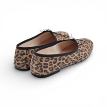 Carica l'immagine nel visualizzatore di Gallery, OLGA in Camoscio Maculato Leopardo Classico - PRONTA CONSEGNA
