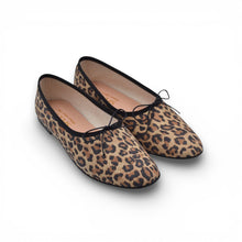 Carica l'immagine nel visualizzatore di Gallery, OLGA in Camoscio Maculato Leopard
