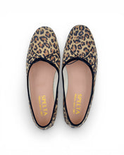 Carica l'immagine nel visualizzatore di Gallery, OLGA in Camoscio Maculato Leopardo Classico - PRONTA CONSEGNA
