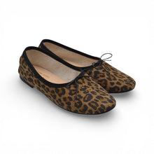 Carica l'immagine nel visualizzatore di Gallery, OLGA in Camoscio Maculato Leopard
