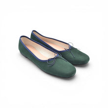 Carica l'immagine nel visualizzatore di Gallery, IMMA in Camoscio Verde Scuro, Gros Blu - PRONTA CONSEGNA

