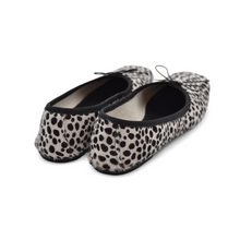 Carica l&#39;immagine nel visualizzatore di Gallery, ballerina-imma-cavallino-dalmata-spelta-milano-back
