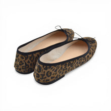 Carica l'immagine nel visualizzatore di Gallery, NICOLE in Camoscio Maculato Leopard Scuro - PRONTA CONSEGNA
