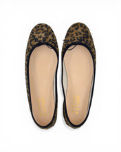 Carica l'immagine nel visualizzatore di Gallery, NICOLE in Camoscio Maculato Leopard Scuro - PRONTA CONSEGNA

