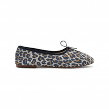 Carica l'immagine nel visualizzatore di Gallery, OLGA in Camoscio Maculato Leopardo Chiaro - PRONTA CONSEGNA
