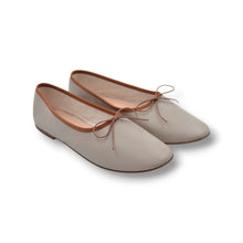 Load image into Gallery viewer, OLGA in Nappa Beige, Brown Gros READY-TO-SHIP
