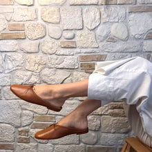 Carica l'immagine nel visualizzatore di Gallery, OLGA MULE in Nappa Cuoio
