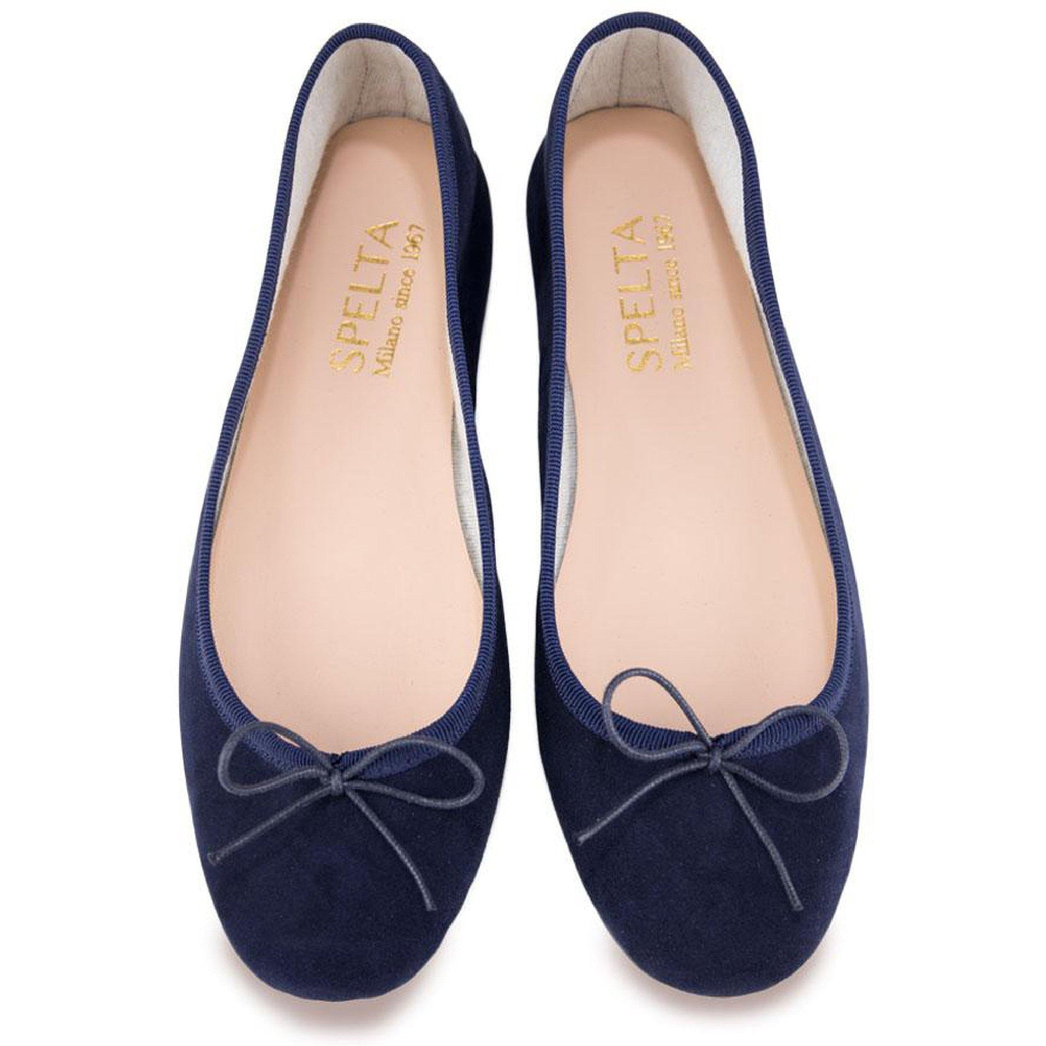 rygrad Opmærksomhed Medarbejder Nicole classic ballet flat in Dark Blue Suede by Spelta Milano